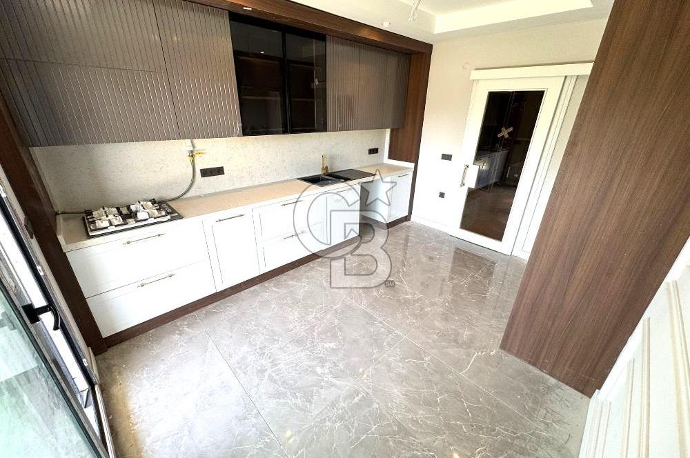 EDREMİT CENNETAYAĞI'NIN EN GÖZDE SİTESİNDE 3+1 BAHÇE KATI DAİRE