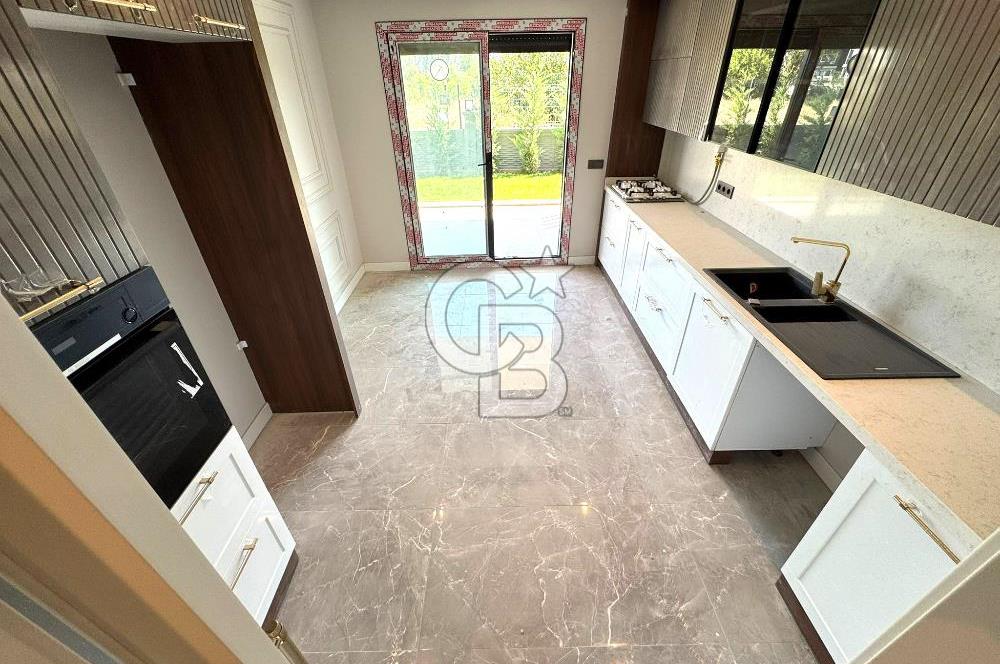 EDREMİT CENNETAYAĞI'NIN EN GÖZDE SİTESİNDE 3+1 BAHÇE KATI DAİRE