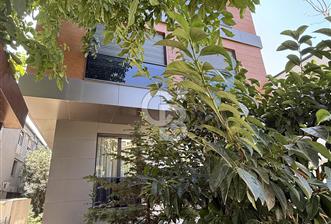 Suadiye Yalı Parselinde Kendi Yolunu Çizmiş Bir Yaşamın Evi
