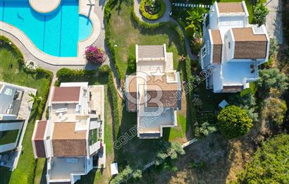 KUŞADASI PANORAMİK DENİZ MANZARALI SİTEDE DUPLEKS VİLLA