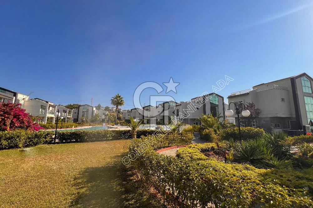 KUŞADASI PANORAMİK DENİZ MANZARALI SİTEDE DUPLEKS VİLLA