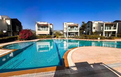 KUŞADASI PANORAMİK DENİZ MANZARALI SİTEDE DUPLEKS VİLLA