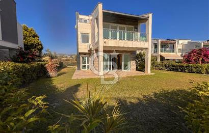 KUŞADASI PANORAMİK DENİZ MANZARALI SİTEDE DUPLEKS VİLLA
