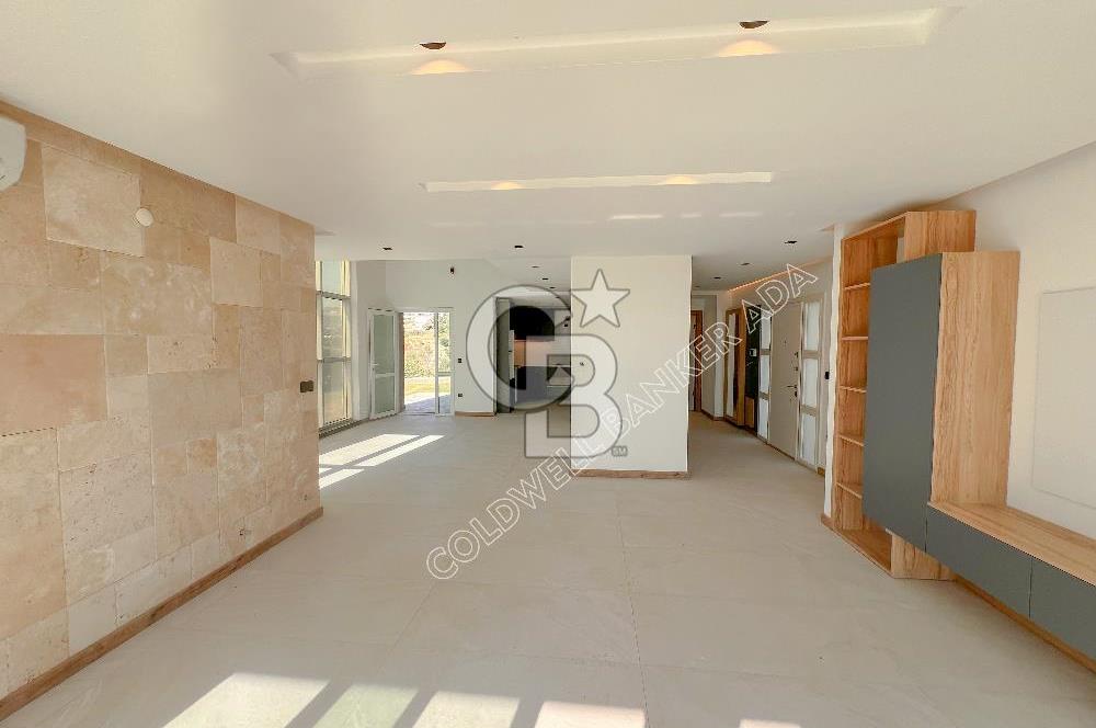 KUŞADASI PANORAMİK DENİZ MANZARALI SİTEDE DUPLEKS VİLLA