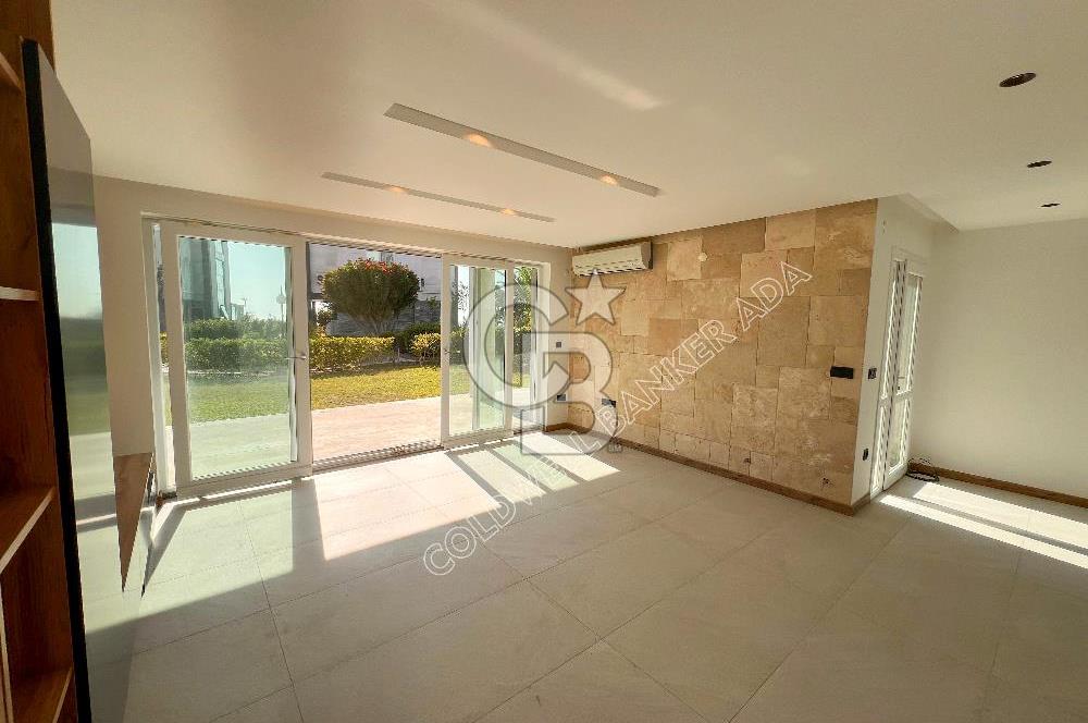 KUŞADASI PANORAMİK DENİZ MANZARALI SİTEDE DUPLEKS VİLLA
