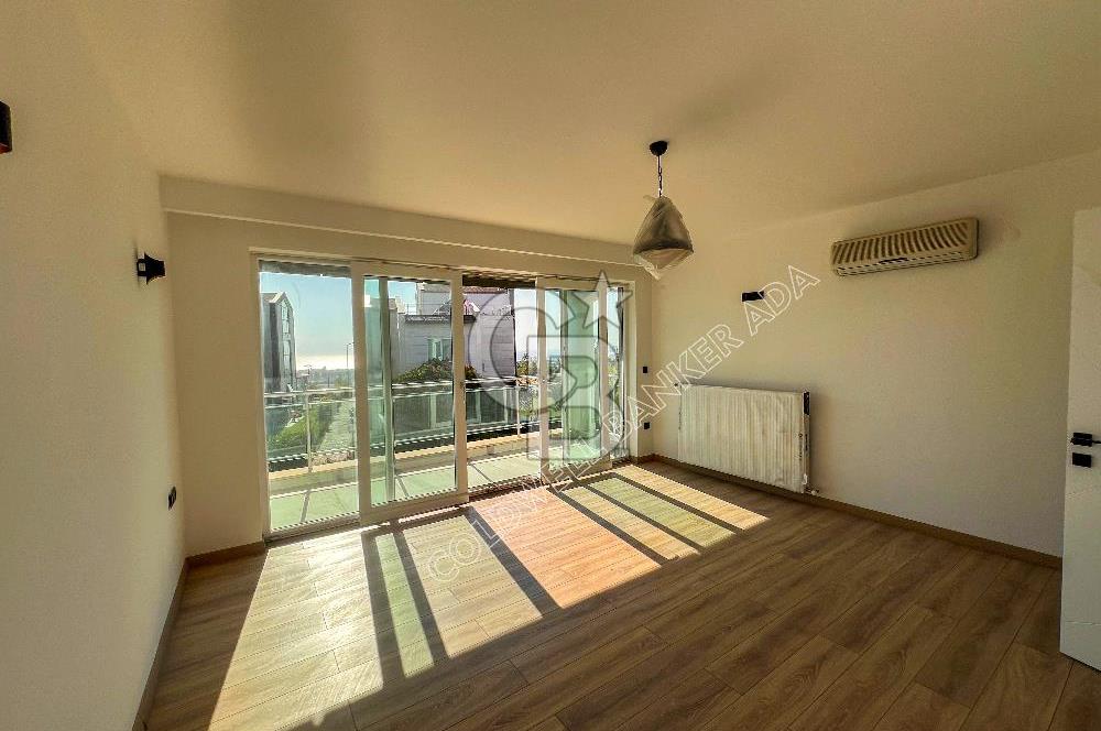 KUŞADASI PANORAMİK DENİZ MANZARALI SİTEDE DUPLEKS VİLLA