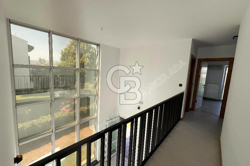 KUŞADASI PANORAMİK DENİZ MANZARALI SİTEDE DUPLEKS VİLLA