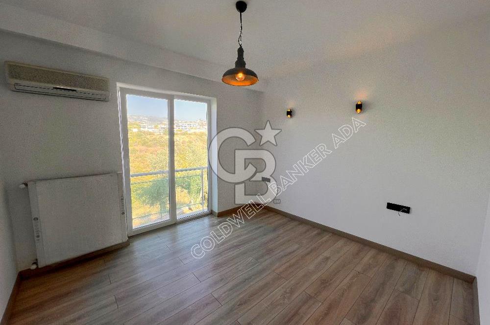 KUŞADASI PANORAMİK DENİZ MANZARALI SİTEDE DUPLEKS VİLLA