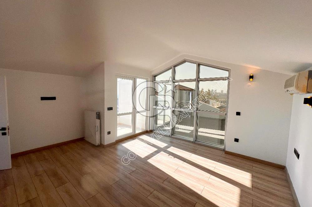 KUŞADASI PANORAMİK DENİZ MANZARALI SİTEDE DUPLEKS VİLLA