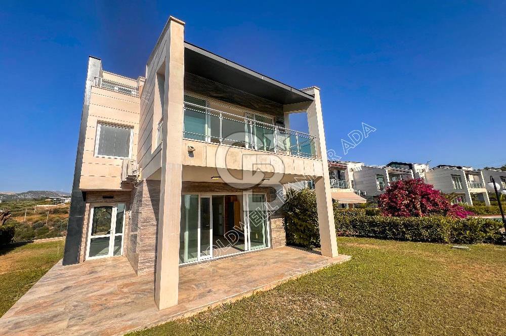 KUŞADASI PANORAMİK DENİZ MANZARALI SİTEDE DUPLEKS VİLLA