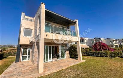KUŞADASI PANORAMİK DENİZ MANZARALI SİTEDE DUPLEKS VİLLA