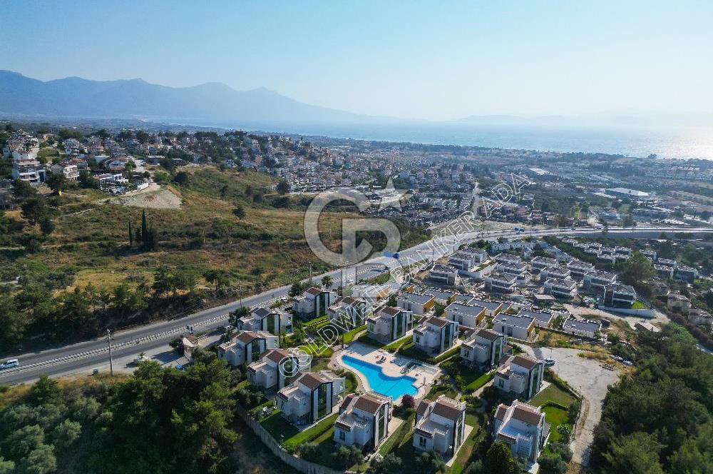 KUŞADASI PANORAMİK DENİZ MANZARALI SİTEDE DUPLEKS VİLLA