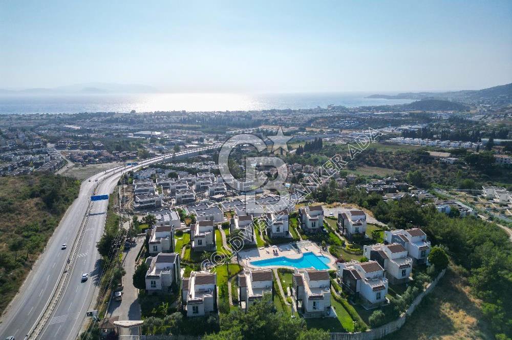 KUŞADASI PANORAMİK DENİZ MANZARALI SİTEDE DUPLEKS VİLLA