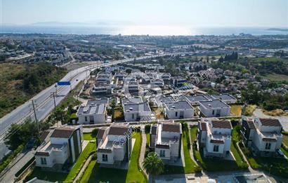 KUŞADASI PANORAMİK DENİZ MANZARALI SİTEDE DUPLEKS VİLLA