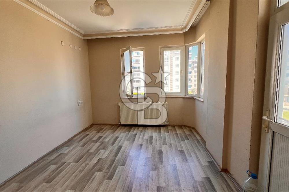 TRAMVAYA CEPHE KİRALIK DAİRE