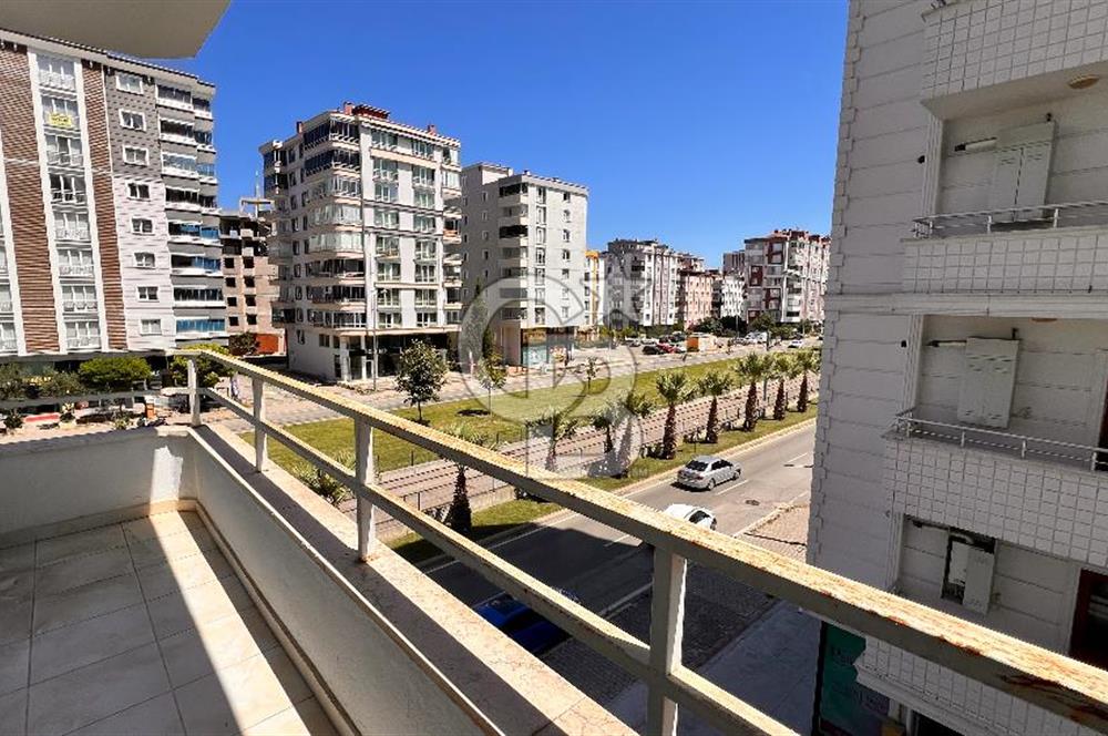 TRAMVAYA CEPHE KİRALIK DAİRE