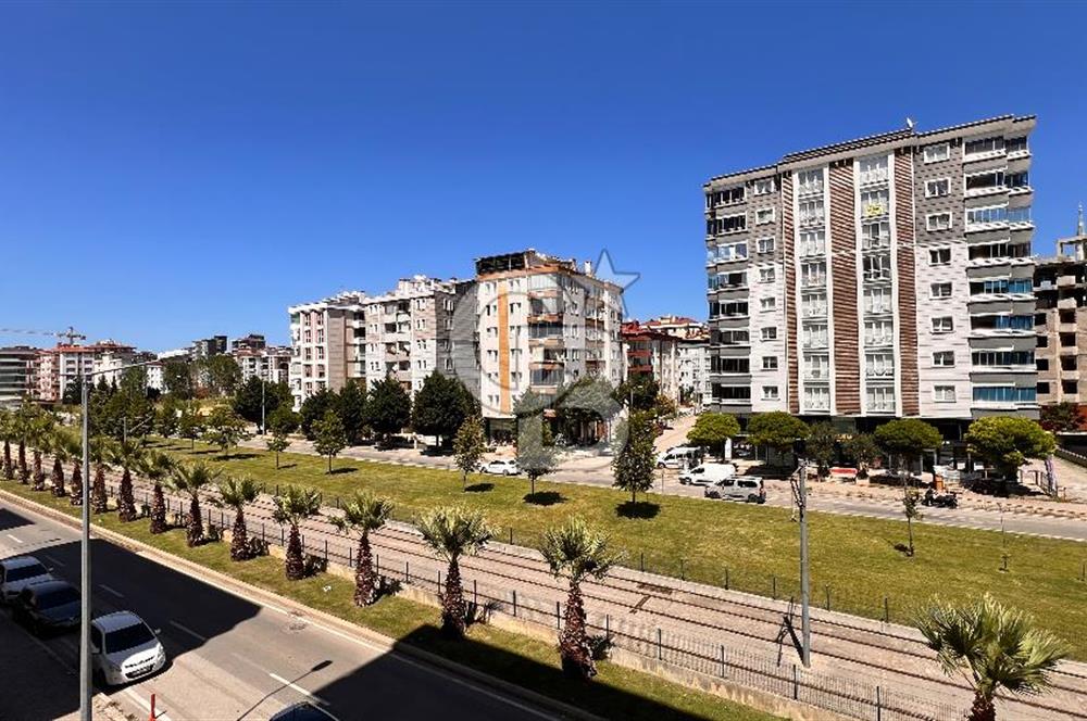 TRAMVAYA CEPHE KİRALIK DAİRE
