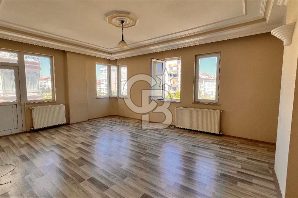 TRAMVAYA CEPHE KİRALIK DAİRE