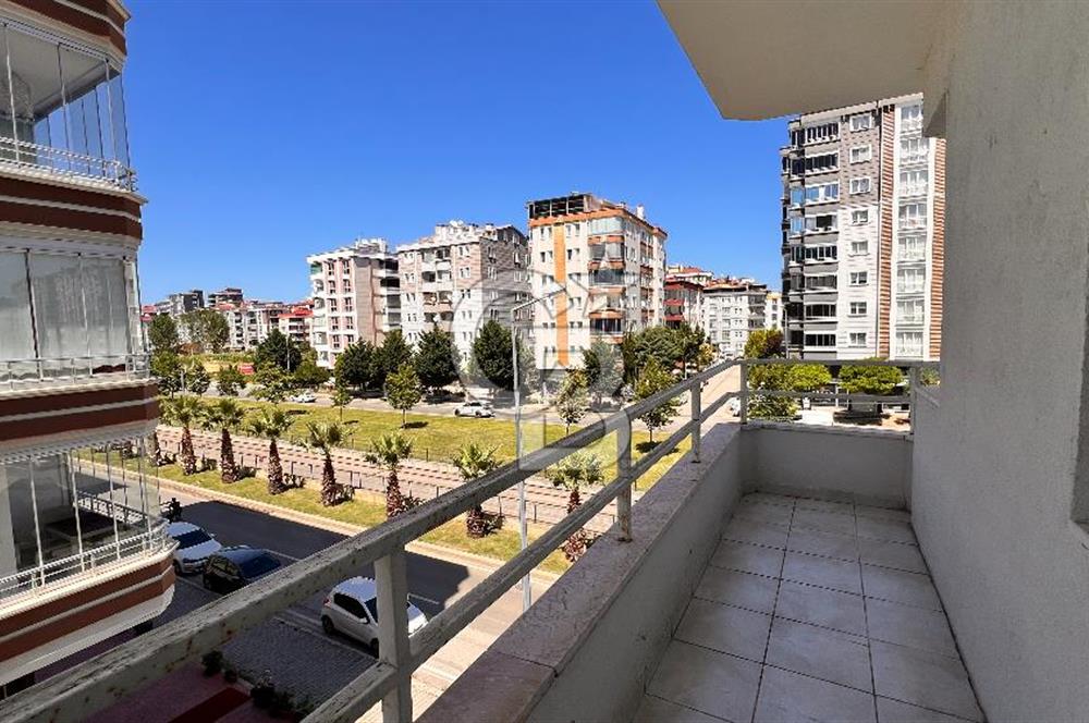 TRAMVAYA CEPHE KİRALIK DAİRE