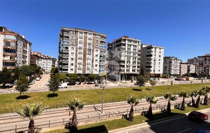 TRAMVAYA CEPHE KİRALIK DAİRE