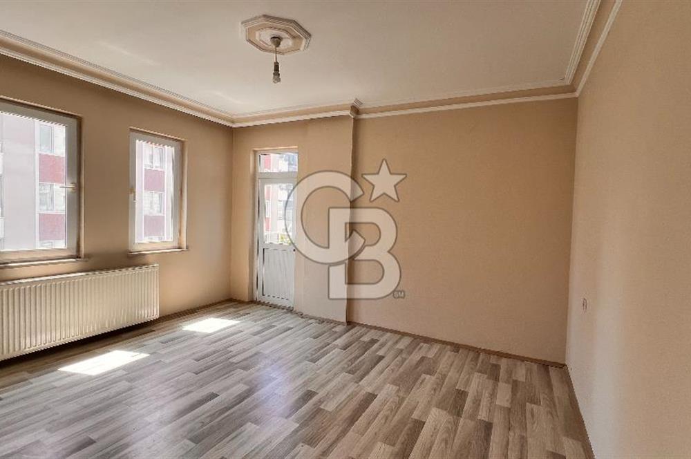 TRAMVAYA CEPHE KİRALIK DAİRE