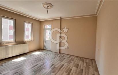 TRAMVAYA CEPHE KİRALIK DAİRE