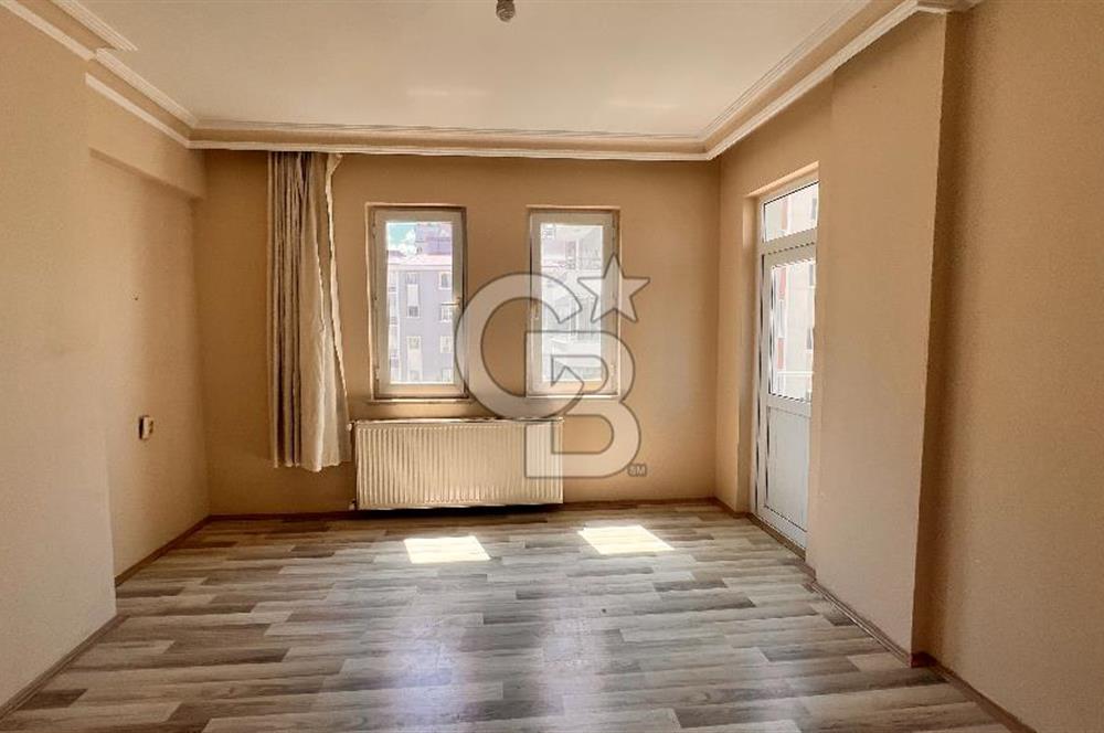 TRAMVAYA CEPHE KİRALIK DAİRE
