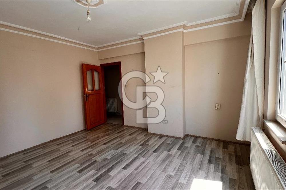 TRAMVAYA CEPHE KİRALIK DAİRE