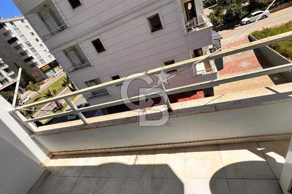 TRAMVAYA CEPHE KİRALIK DAİRE