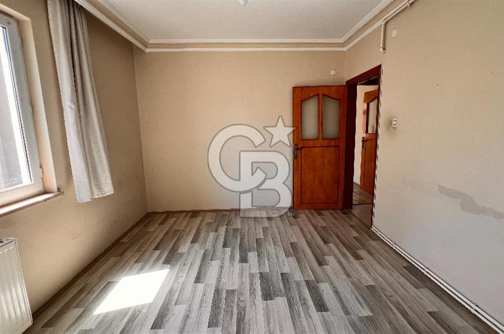 TRAMVAYA CEPHE KİRALIK DAİRE
