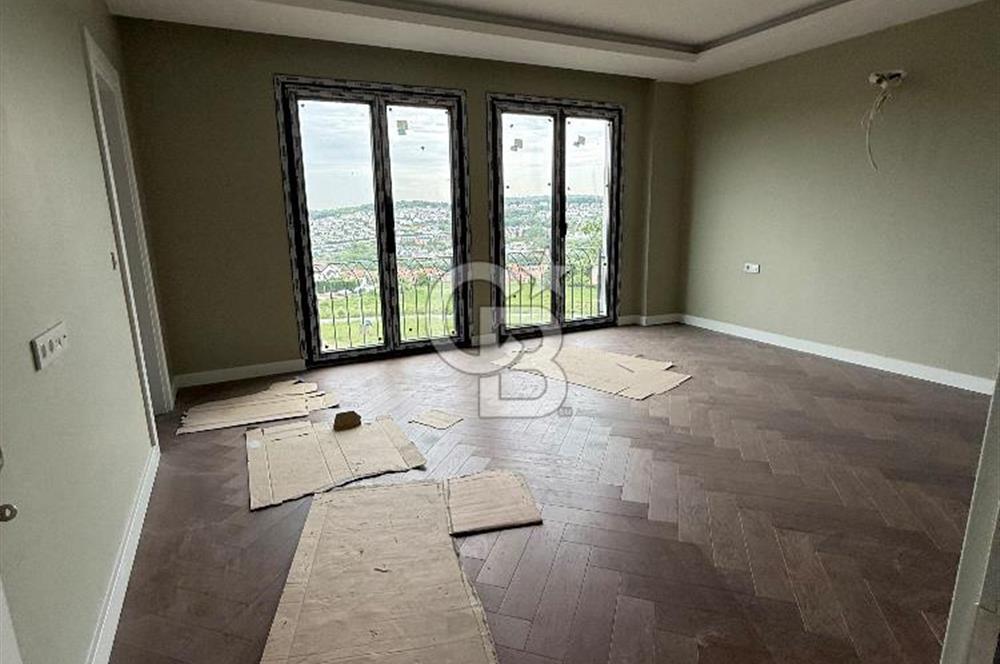ZEKERİYAKÖY ÇARŞIYA YAKIN, BUTİK SİTEDE SIFIR 4+1 ÖZEL YAPIM TRİPLEX VİLLA