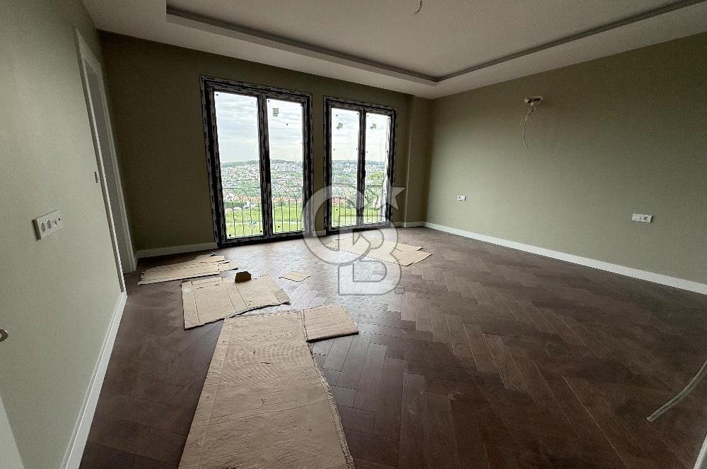 ZEKERİYAKÖY ÇARŞIYA YAKIN, BUTİK SİTEDE SIFIR 4+1 ÖZEL YAPIM TRİPLEX VİLLA