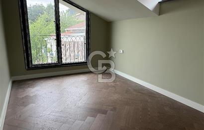 ZEKERİYAKÖY ÇARŞIYA YAKIN, BUTİK SİTEDE SIFIR 4+1 ÖZEL YAPIM TRİPLEX VİLLA