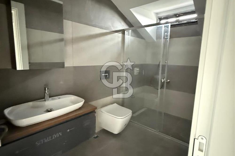 ZEKERİYAKÖY ÇARŞIYA YAKIN, BUTİK SİTEDE SIFIR 4+1 ÖZEL YAPIM TRİPLEX VİLLA