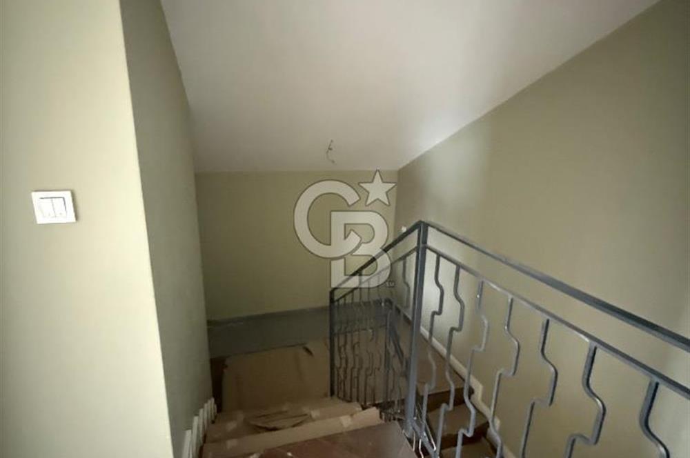 ZEKERİYAKÖY ÇARŞIYA YAKIN, BUTİK SİTEDE SIFIR 4+1 ÖZEL YAPIM TRİPLEX VİLLA