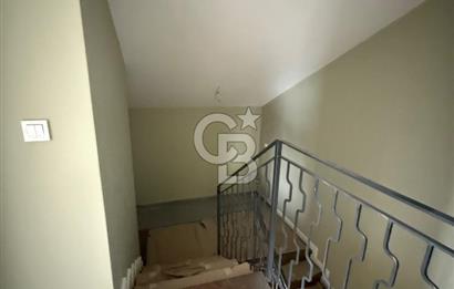ZEKERİYAKÖY ÇARŞIYA YAKIN, BUTİK SİTEDE SIFIR 4+1 ÖZEL YAPIM TRİPLEX VİLLA