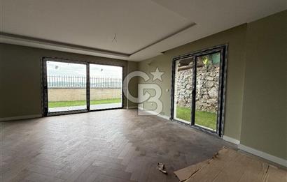 ZEKERİYAKÖY ÇARŞIYA YAKIN, BUTİK SİTEDE SIFIR 4+1 ÖZEL YAPIM TRİPLEX VİLLA
