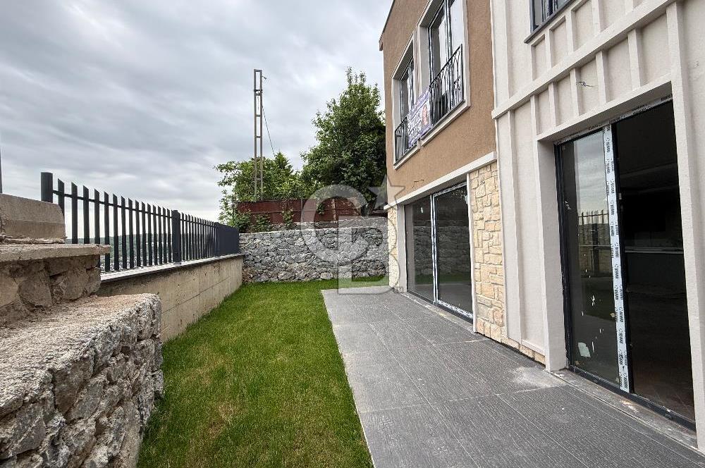 ZEKERİYAKÖY ÇARŞIYA YAKIN, BUTİK SİTEDE SIFIR 4+1 ÖZEL YAPIM TRİPLEX VİLLA