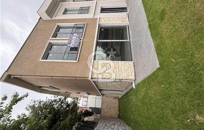 ZEKERİYAKÖY ÇARŞIYA YAKIN, BUTİK SİTEDE SIFIR 4+1 ÖZEL YAPIM TRİPLEX VİLLA