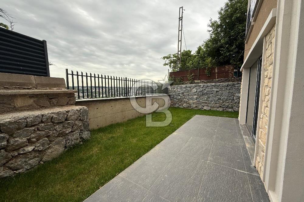 ZEKERİYAKÖY ÇARŞIYA YAKIN, BUTİK SİTEDE SIFIR 4+1 ÖZEL YAPIM TRİPLEX VİLLA