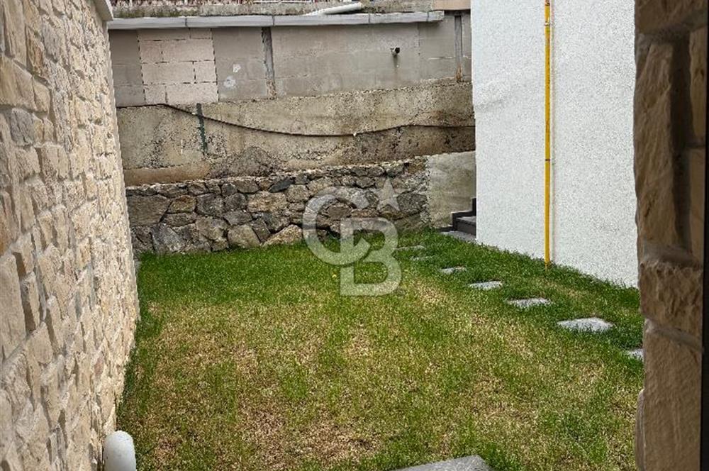 ZEKERİYAKÖY ÇARŞIYA YAKIN, BUTİK SİTEDE SIFIR 4+1 ÖZEL YAPIM TRİPLEX VİLLA