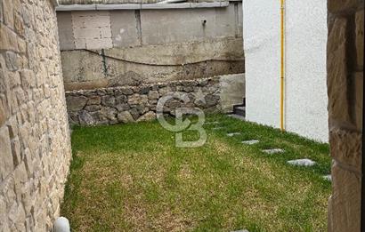 ZEKERİYAKÖY ÇARŞIYA YAKIN, BUTİK SİTEDE SIFIR 4+1 ÖZEL YAPIM TRİPLEX VİLLA