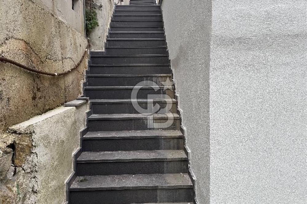 ZEKERİYAKÖY ÇARŞIYA YAKIN, BUTİK SİTEDE SIFIR 4+1 ÖZEL YAPIM TRİPLEX VİLLA