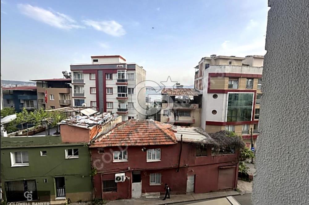 Karşıyaka Sahile Yakın Kiralık doğalgazlı 2+1 daire