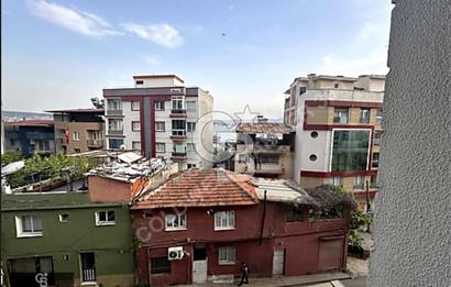 Karşıyaka Sahile Yakın Kiralık doğalgazlı 2+1 daire