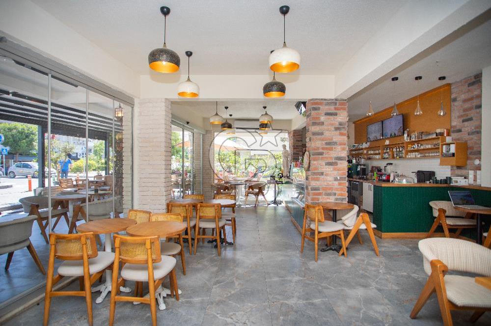Karşıyaka Bahriye Üçok Mh.Muhteşem Lokasyonda Devren Kiralık Dükkan