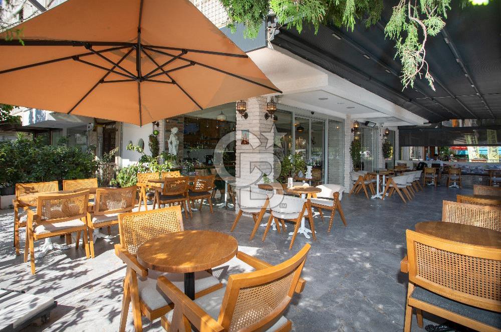 Karşıyaka Bahriye Üçok Mh.Muhteşem Lokasyonda Devren Kiralık Dükkan