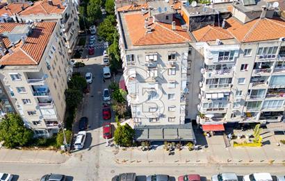 Karşıyaka Bahriye Üçok Mh.Muhteşem Lokasyonda Devren Kiralık Dükkan
