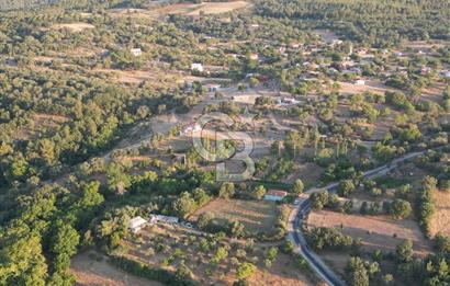 ÇANAKKALE MERKEZ KÖY SALİHLER 560 M² KÖYE YAKIN SATILIK ARAZİ