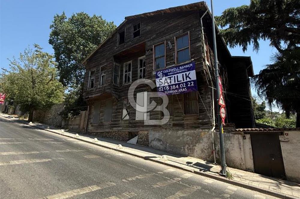 ÜSKÜDAR KISIKLI'DA MUHTEŞEM KONUMDA SATILIK KÖŞK